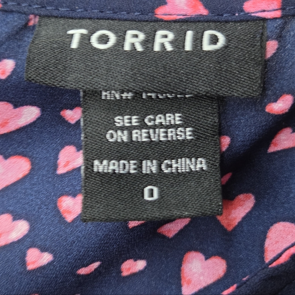 Torrid Cute Heart Print Top Navy Blue Pink Valentines Womens Size L Career Flowy - Picture 2 of 6